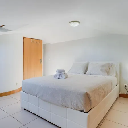 Ferienwohnung Fuer 4 Personen Ca 100 Qm In Cmara De Lobos, Madeira Suedkueste Von Madeira Apartment *