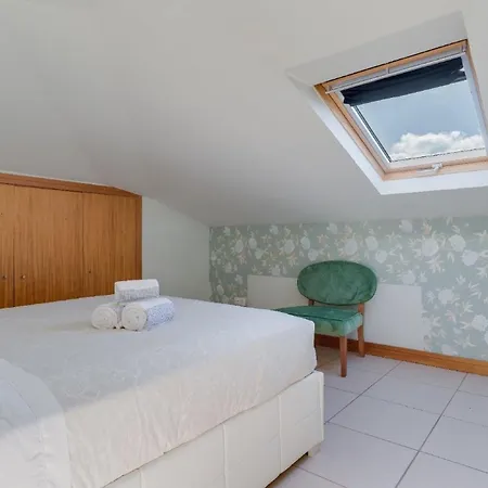 Ferienwohnung Fuer 4 Personen Ca 100 Qm In Cmara De Lobos, Madeira Suedkueste Von Madeira *