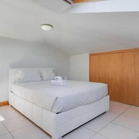 Ferienwohnung Fuer 4 Personen Ca 100 Qm In Cmara De Lobos, Madeira Suedkueste Von Madeira Camara de Lobos