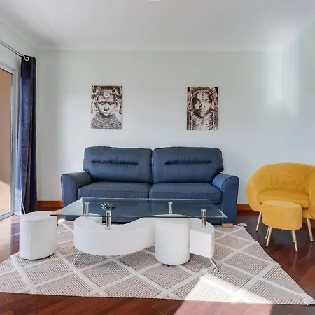 Apartment Ferienwohnung Fuer 4 Personen Ca 100 Qm In Cmara De Lobos, Madeira Suedkueste Von Madeira *